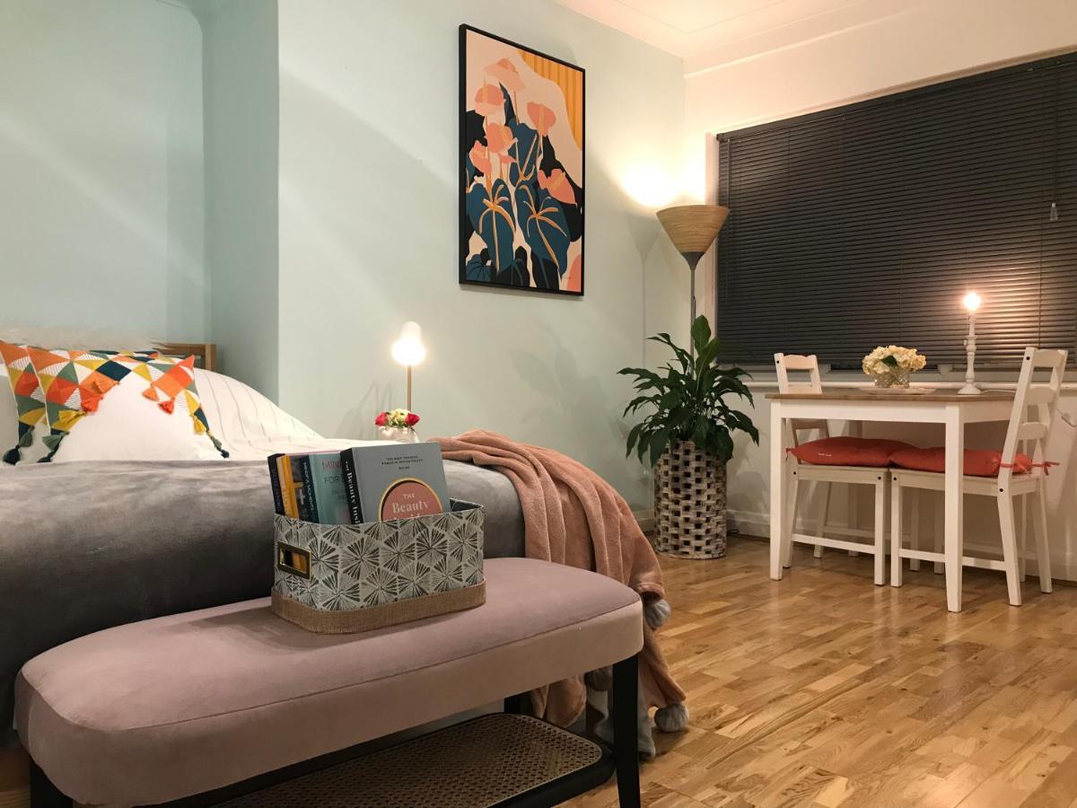 Modern Boutique Studio Apartment Борнмът Екстериор снимка