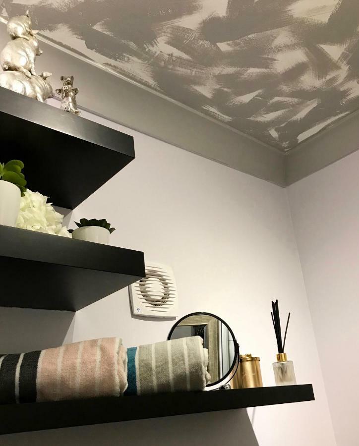 Modern Boutique Studio Apartment Борнмът Екстериор снимка