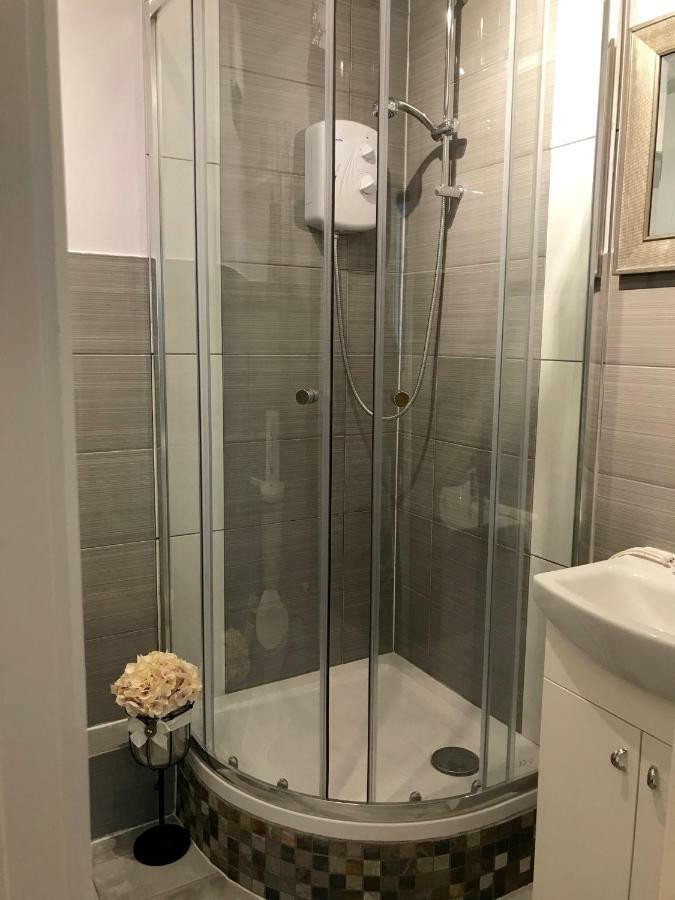 Modern Boutique Studio Apartment Борнмът Екстериор снимка